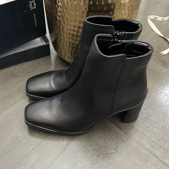 Naturalizer Avery Waterproof Bootie - Picture 7 of 16